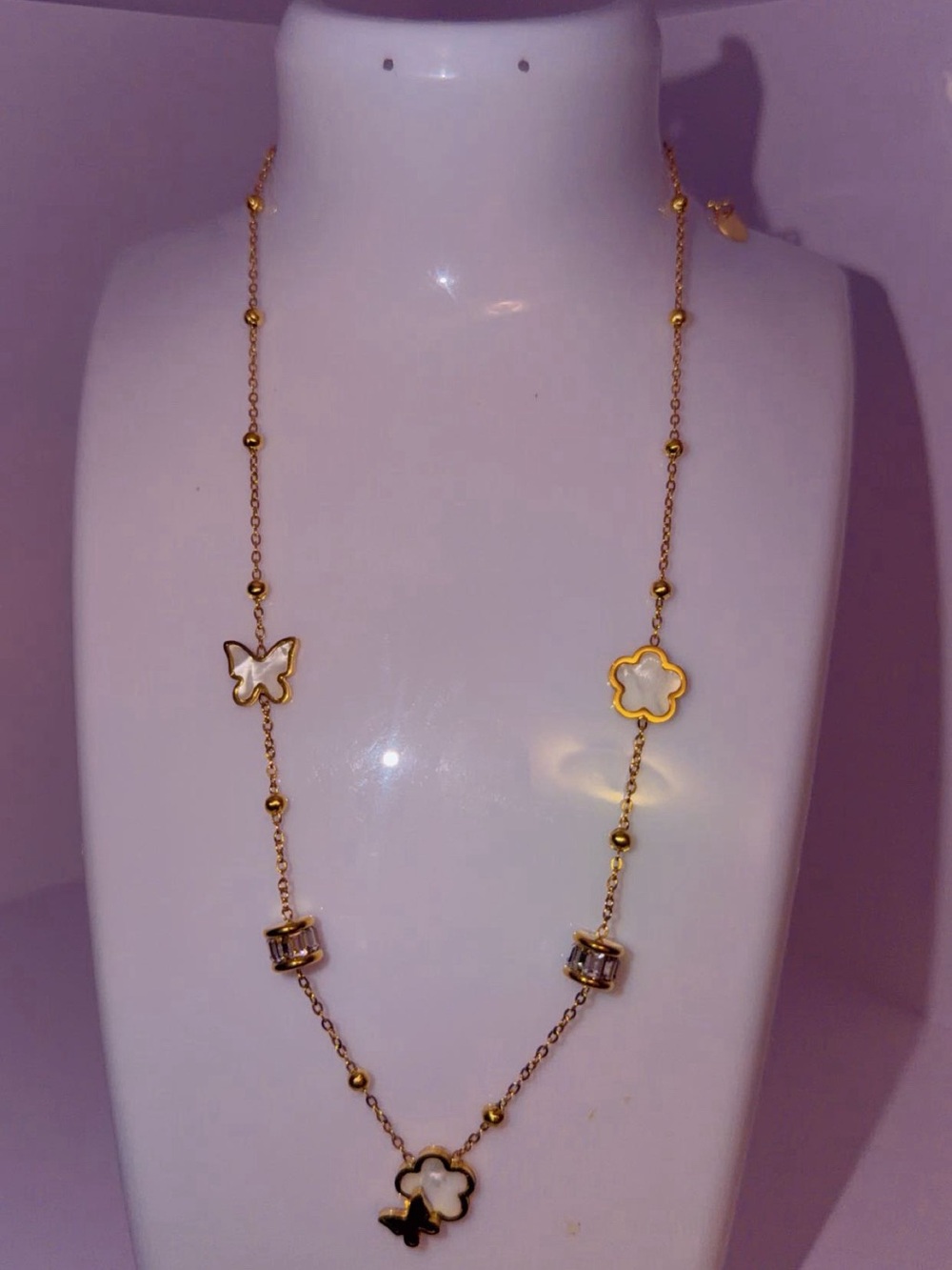 SHEIN Gold Moon Pendant Necklace with Opal-Look Multicolor Stone